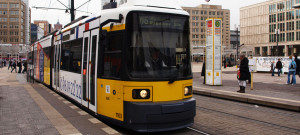 Трамвай на Александерплац, Берлин. Фото: Auntie P / flickr.